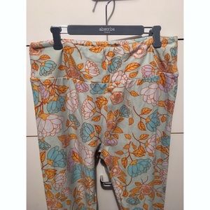 One Size LulaRoe leggings. Made in China.